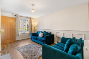 Modern & Stylish 4 Bed home in Worsley